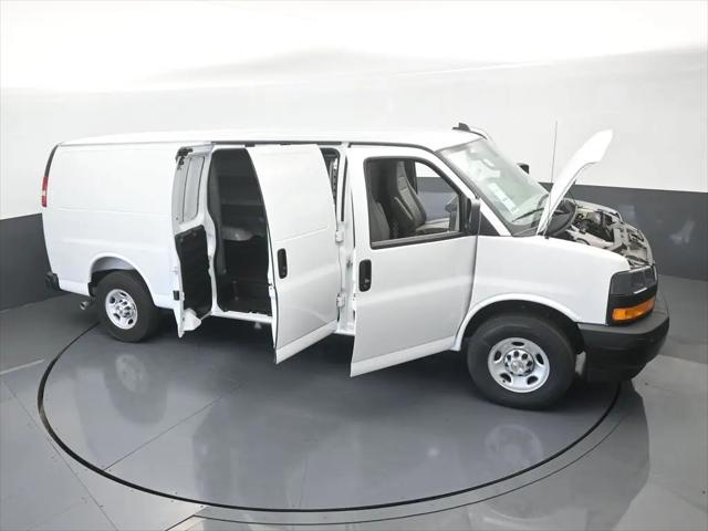 2025 Chevrolet Express Cargo Van RWD 3500 Extended Wheelbase WT