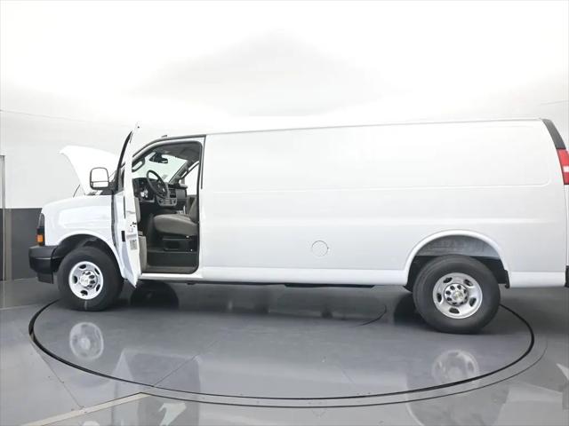 2025 Chevrolet Express Cargo Van RWD 3500 Extended Wheelbase WT