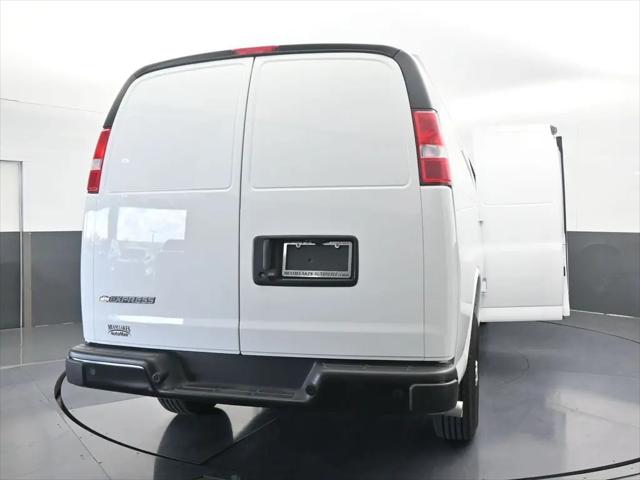 2025 Chevrolet Express Cargo Van RWD 3500 Extended Wheelbase WT