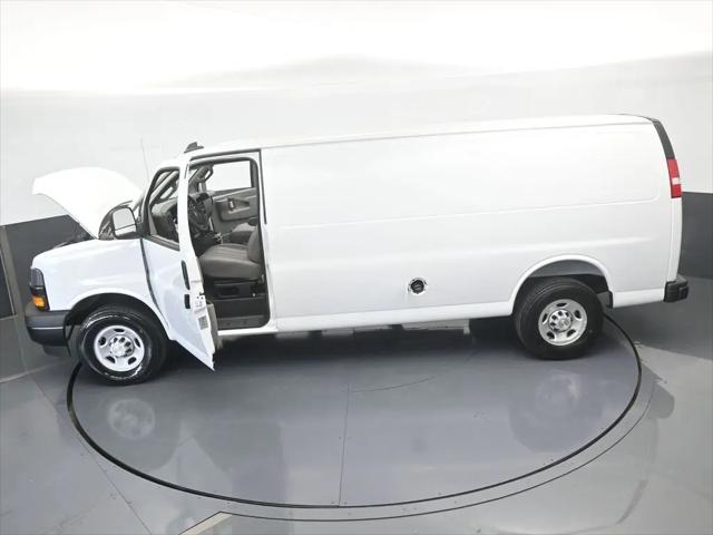 2025 Chevrolet Express Cargo Van RWD 3500 Extended Wheelbase WT