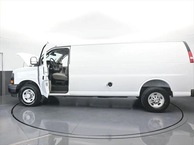 2025 Chevrolet Express Cargo Van RWD 3500 Extended Wheelbase WT
