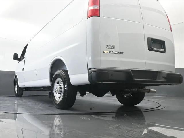 2025 Chevrolet Express Cargo Van RWD 3500 Extended Wheelbase WT