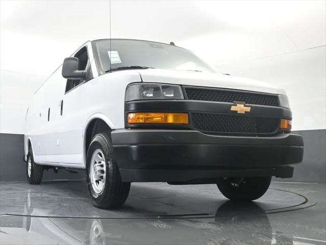 2025 Chevrolet Express Cargo Van RWD 3500 Extended Wheelbase WT
