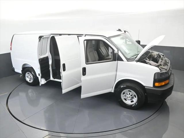 2025 Chevrolet Express Cargo Van RWD 3500 Extended Wheelbase WT