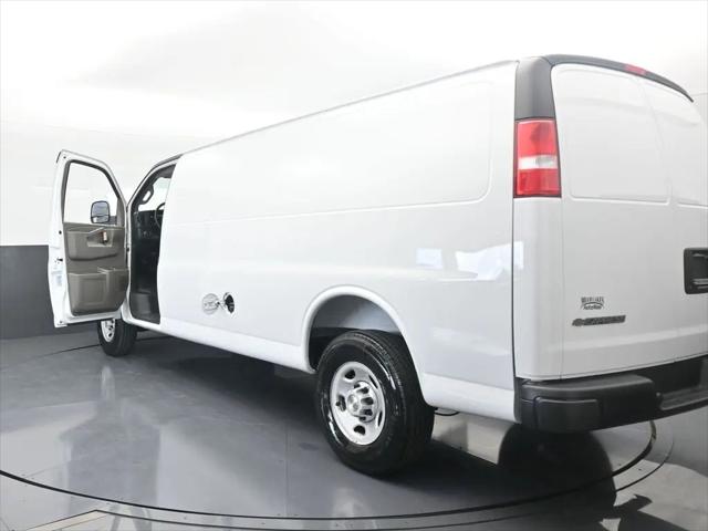 2025 Chevrolet Express Cargo Van RWD 3500 Extended Wheelbase WT