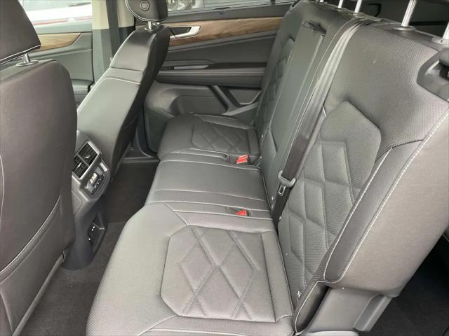 2026 Volkswagen Atlas SE with Technology