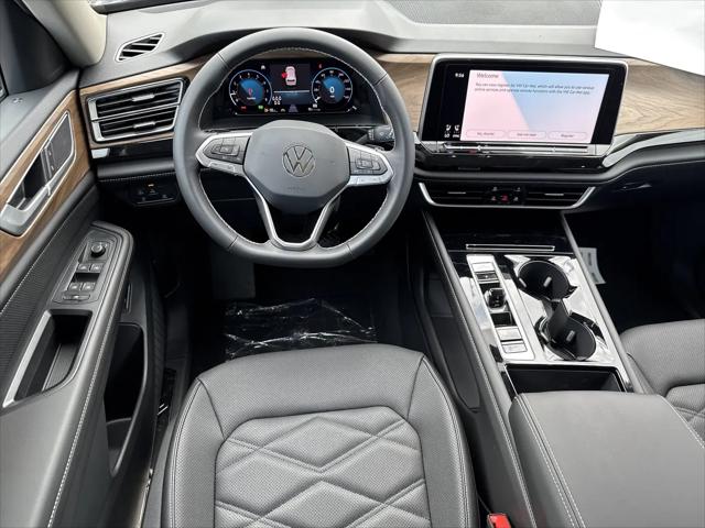 2026 Volkswagen Atlas SE with Technology