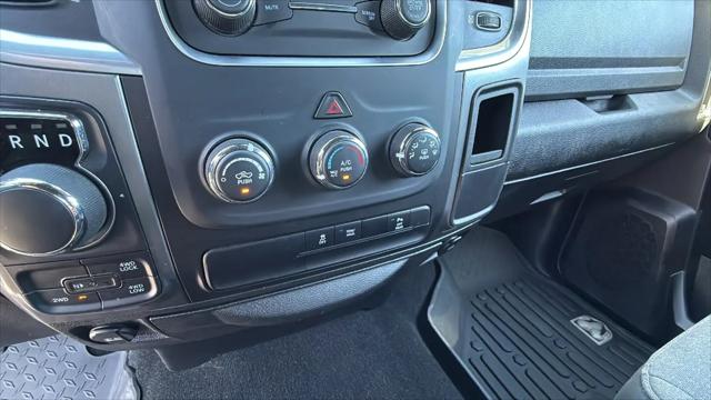 2024 Ram 1500 Classic Warlock Crew Cab 4x4 5'7" Box