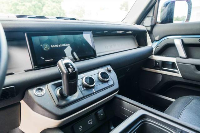 2022 Land Rover Defender 110 X-Dynamic SE