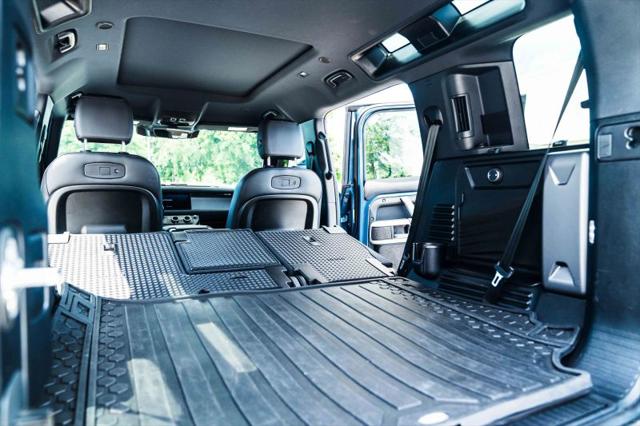 2022 Land Rover Defender 110 X-Dynamic SE