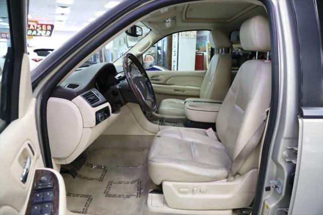 2007 Cadillac Escalade Standard