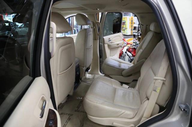 2007 Cadillac Escalade Standard