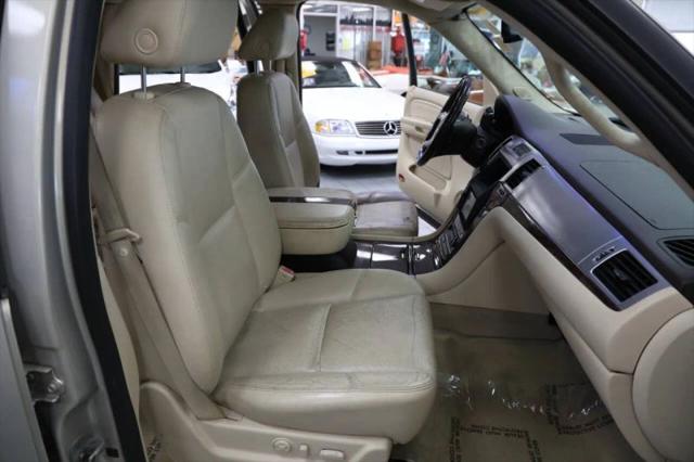 2007 Cadillac Escalade Standard