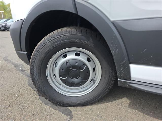 2026 Ford Transit Cargo Van T-250 148 Med Rf 9150 GVWR RWD