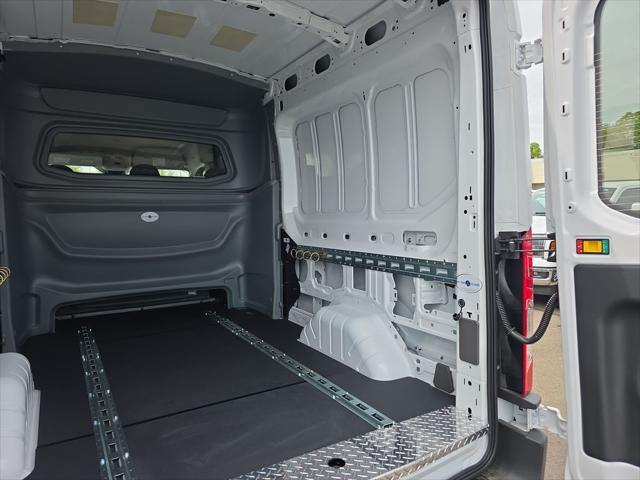 2026 Ford Transit Cargo Van T-250 148 Med Rf 9150 GVWR RWD