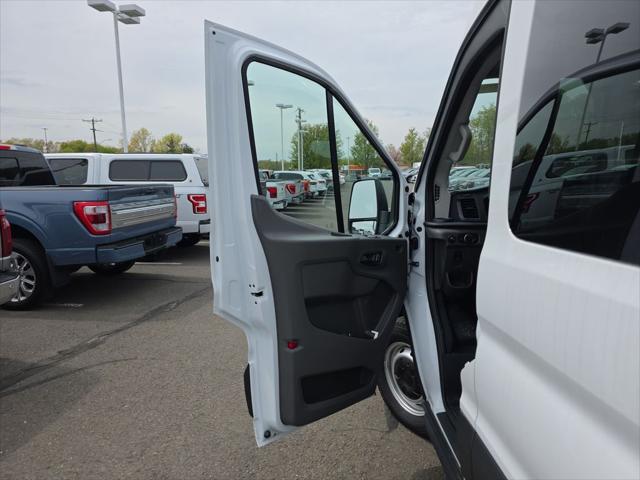2026 Ford Transit Cargo Van T-250 148 Med Rf 9150 GVWR RWD