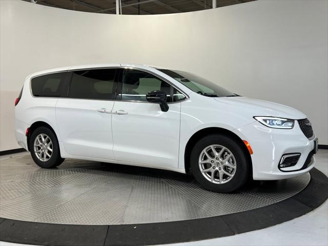 2024 Chrysler Pacifica Touring