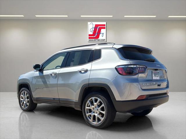 2022 Jeep Compass Latitude Lux 4x4