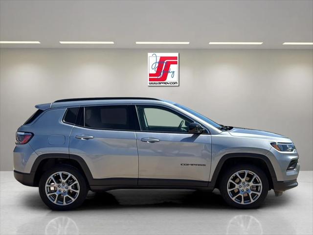 2022 Jeep Compass Latitude Lux 4x4