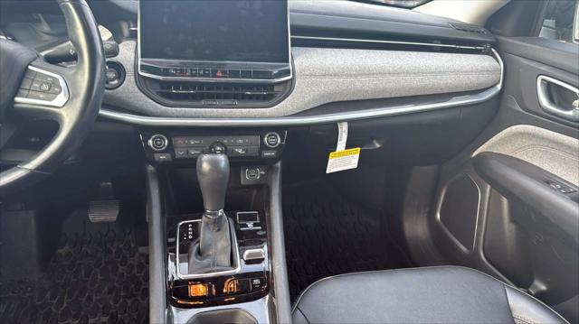 2022 Jeep Compass Latitude Lux 4x4