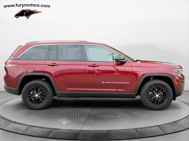 2022 Jeep Grand Cherokee Laredo 4x4 2022 Jeep Grand Cherokee Laredo 4x4