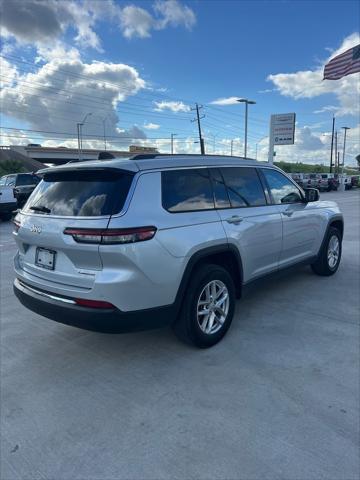 2022 Jeep Grand Cherokee L Laredo 4x2