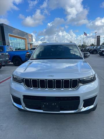 2022 Jeep Grand Cherokee L Laredo 4x2