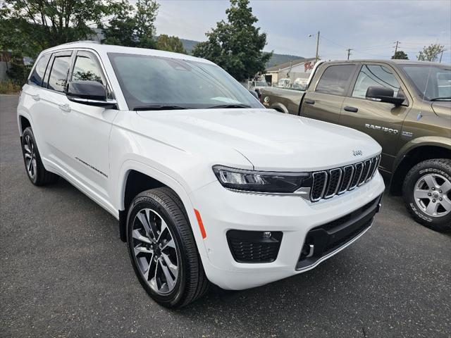 2022 Jeep Grand Cherokee Overland 4x4 2022 Jeep Grand Cherokee Overland 4x4