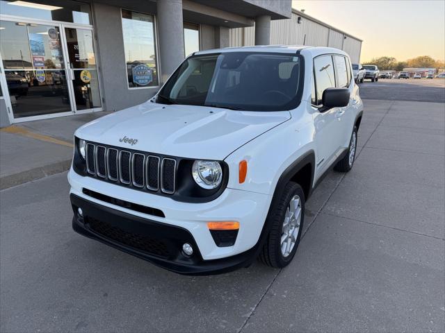 2022 Jeep Renegade Latitude 4x4 for sale in Arkansas City, KS