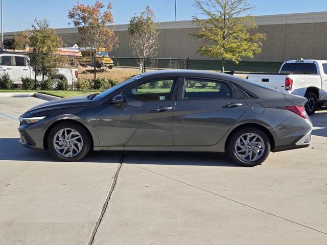 2024 Hyundai Elantra SEL 2024 Hyundai Elantra SEL