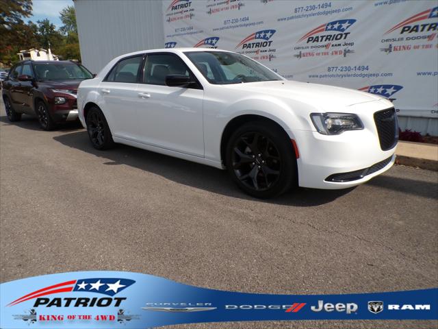 2023 Chrysler 300 Touring