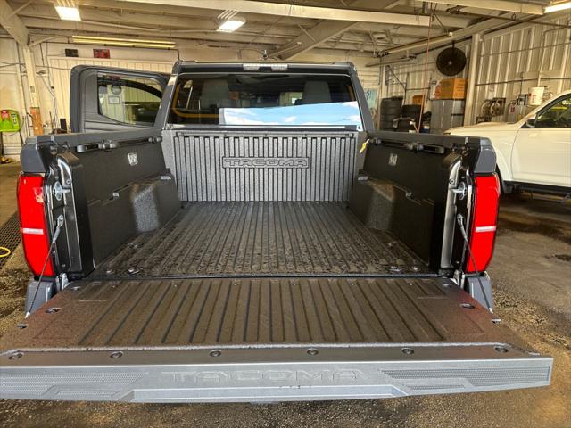2025 Toyota Tacoma SR5 4WD