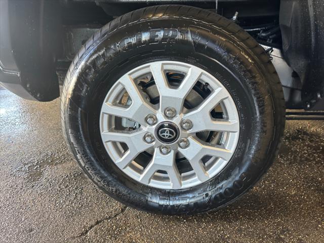 2025 Toyota Tacoma SR5 4WD