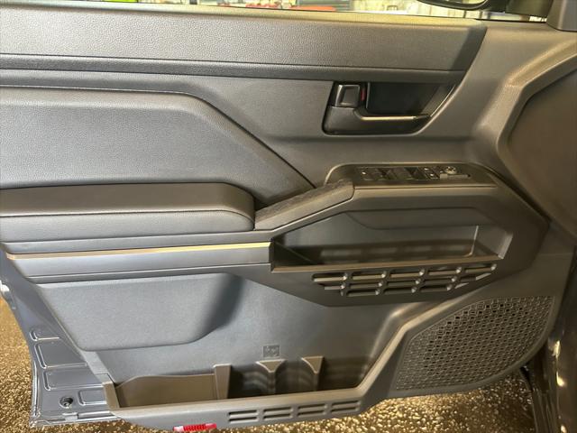 2025 Toyota Tacoma SR5 4WD