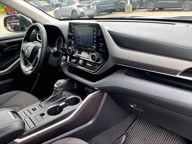 2022 Toyota Highlander LE