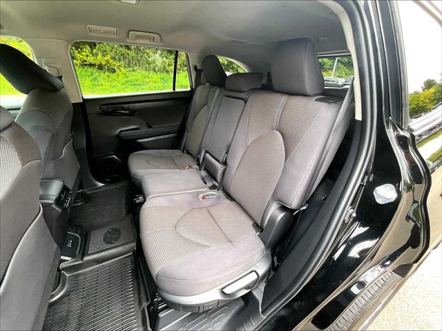 2022 Toyota Highlander LE