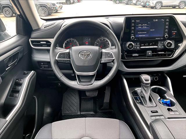2022 Toyota Highlander LE