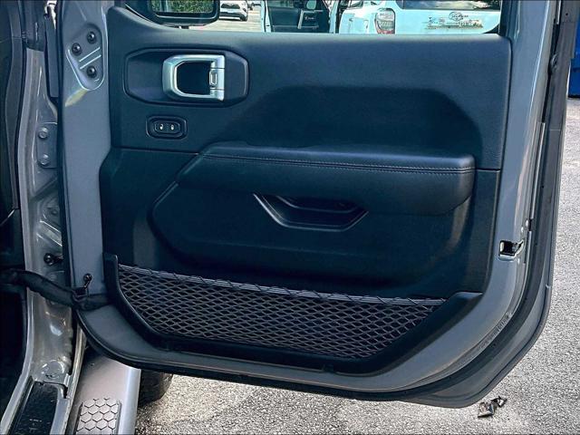 2023 Jeep Wrangler 4-Door Sahara Altitude 4x4