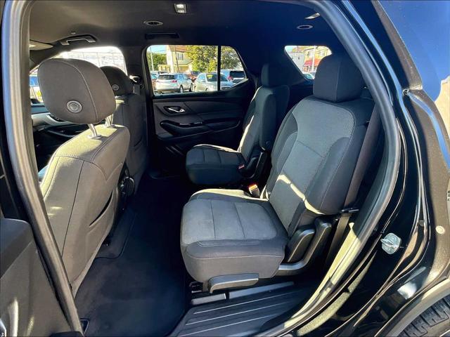 2023 Chevrolet Traverse AWD LT Cloth
