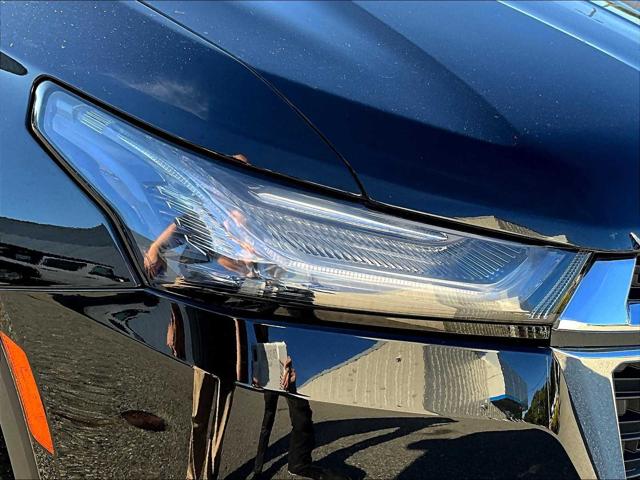 2023 Chevrolet Traverse AWD LT Cloth