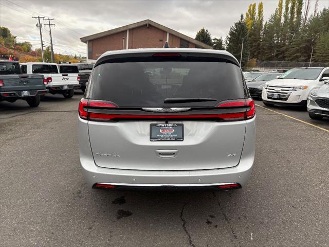 2026 Chrysler Pacifica Select AWD