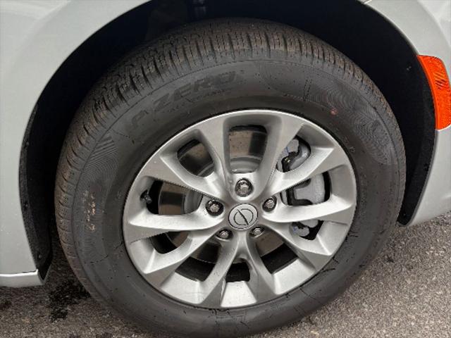 2026 Chrysler Pacifica Select AWD