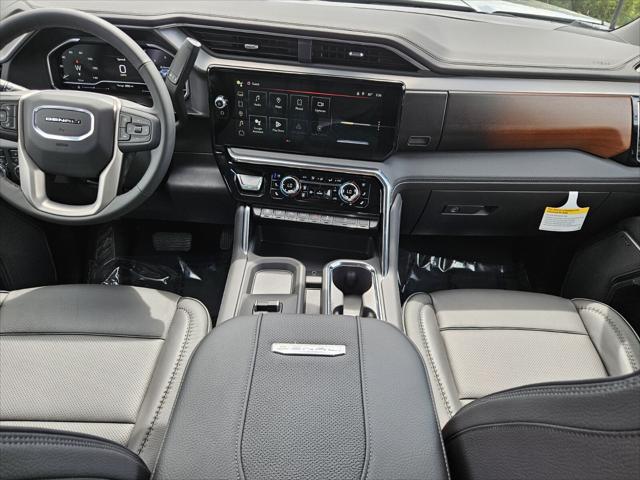 2025 GMC Sierra 3500HD 4WD Crew Cab Standard Bed Denali