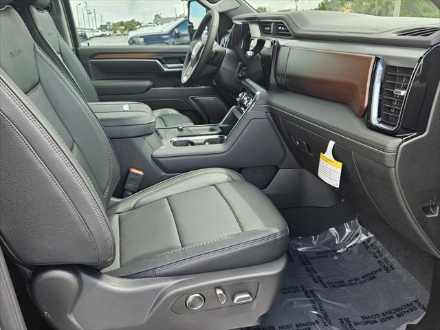 2025 GMC Sierra 3500HD 4WD Crew Cab Standard Bed Denali