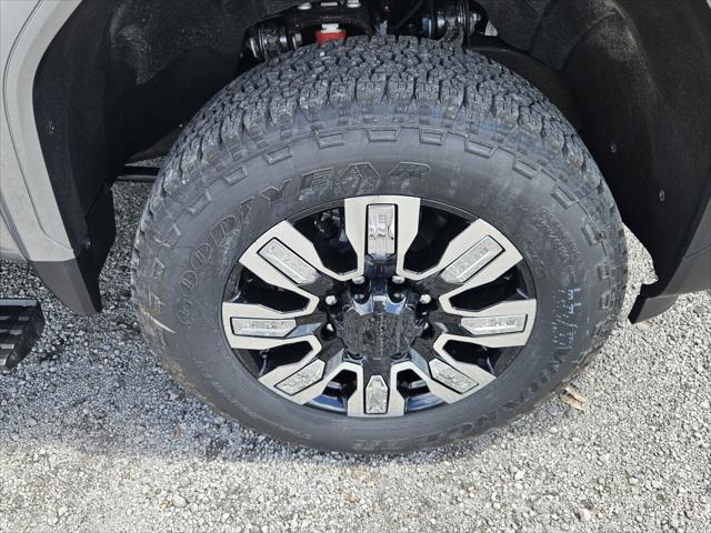 2025 GMC Sierra 3500HD 4WD Crew Cab Standard Bed Denali