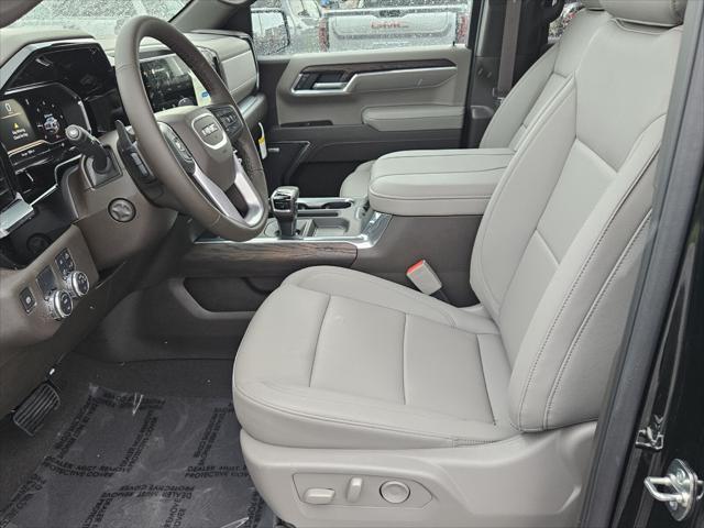 2025 GMC Sierra 1500 2WD Crew Cab Short Box SLT