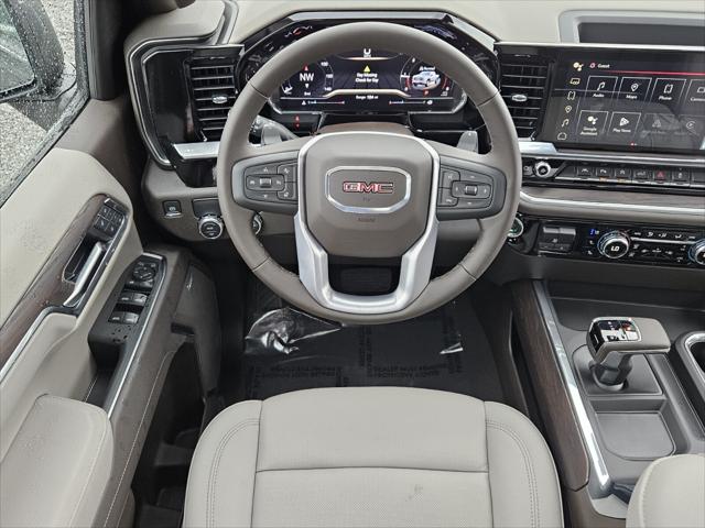 2025 GMC Sierra 1500 2WD Crew Cab Short Box SLT