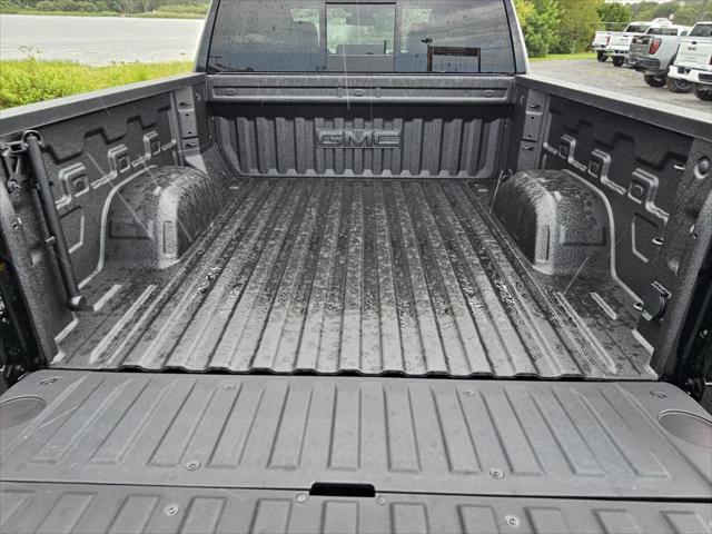 2025 GMC Sierra 1500 2WD Crew Cab Short Box SLT