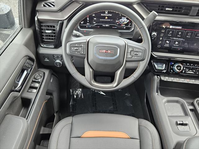 2025 GMC Sierra 2500HD 4WD Crew Cab Standard Bed AT4