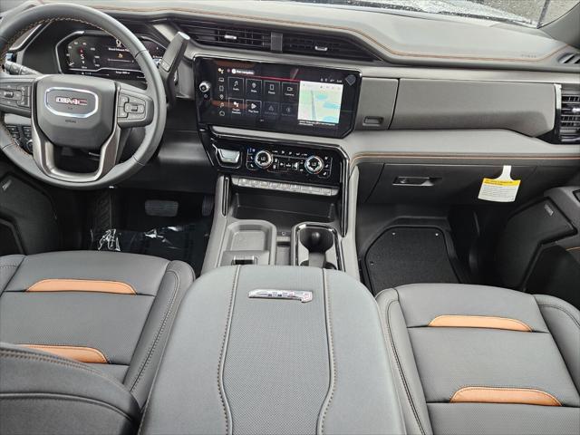 2025 GMC Sierra 2500HD 4WD Crew Cab Standard Bed AT4